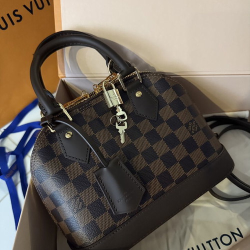 Louis Vuitton Alma BB shoulder bag new, brown