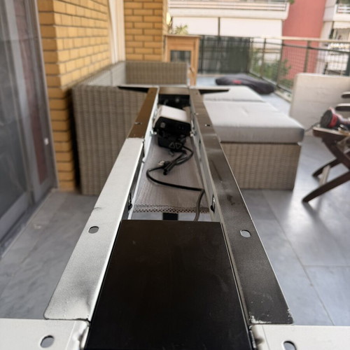 Rodulf Electric Adjustable Desk Frame like new, sit/stand, 140x80 cm