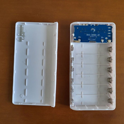DIY Power Bank L6 case for 6 18650 batteries like new, white