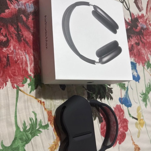 AirPods Max headphones like new, used a few times