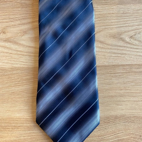 Tie in excellent condition
