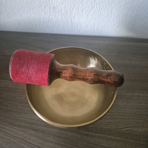 Tibetan singing bowl medium size like new