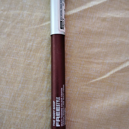 The Body Shop Freestyle Multi Tasking Crayon like new