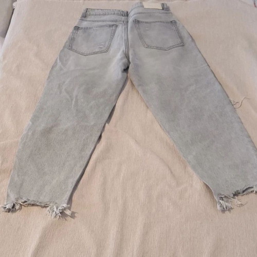 Bershka Mom Fit Jeans like new, gray with rips and fringes