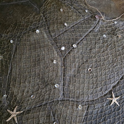 Decorative wall net with shells like new