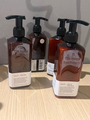 Naxos Apothecary σαν καινούργιο σετ προϊόντων περιποίησης σώματος
