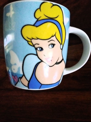 Disney Cinderella Mug like new, large 8.5 cm diameter