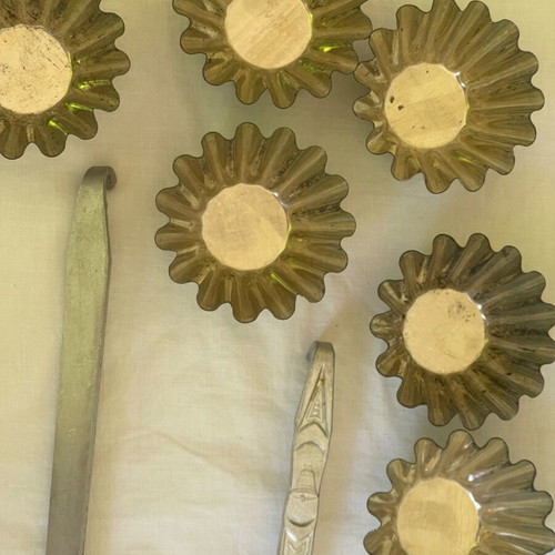 Set of used vintage kitchen items
