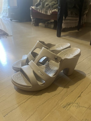 Crocs platform sandals size 41 like new