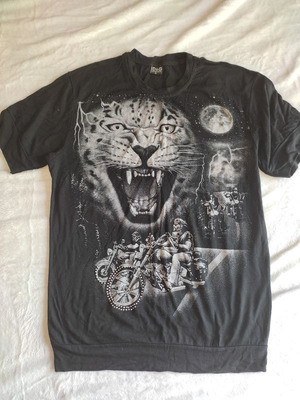 D&G t-shirt μεταχειρισμένο, μέγεθος XL που ταιριάζει σε M/L