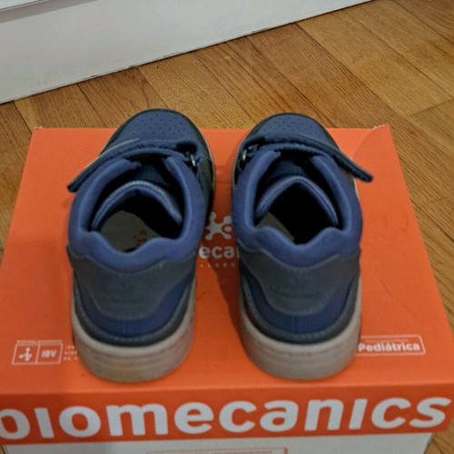 Biomecanics shoes size 28 blue like new