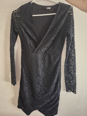 Black lace dress like new