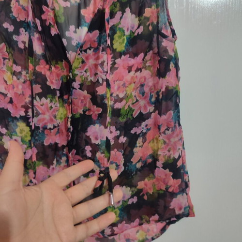 Vero Moda floral blouse sleeveless used, size Small