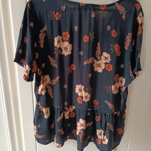 About You women's short-sleeve blouse like new, floral, size M