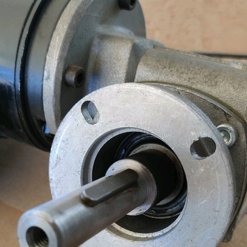 Leeson 180VDC motor with RMI 28 FL angle reducer like new