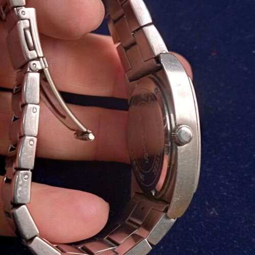 Le CACHOT men's watch like new with bracelet