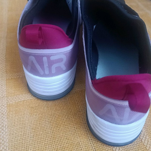 Nike Air Max women's athletic shoes size 40 like new, black pink