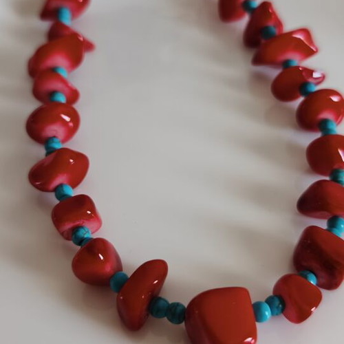 Nephrite and chalcedony necklace