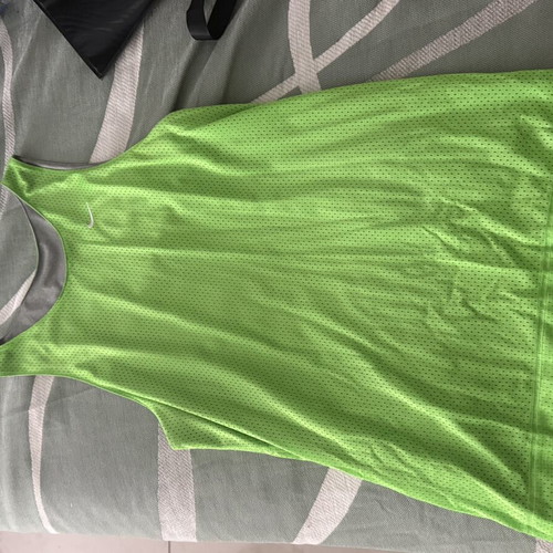 Nike Reversible Sleeveless Top like new, size M, gray and green