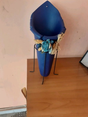 Dark blue vase like new