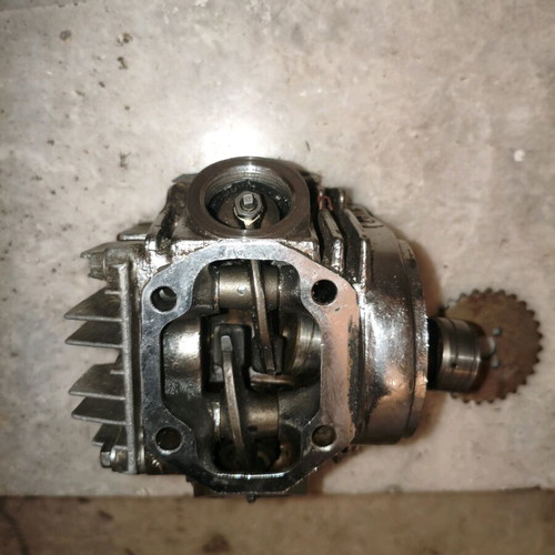 Honda C50 6V 72cm cylinder head like new