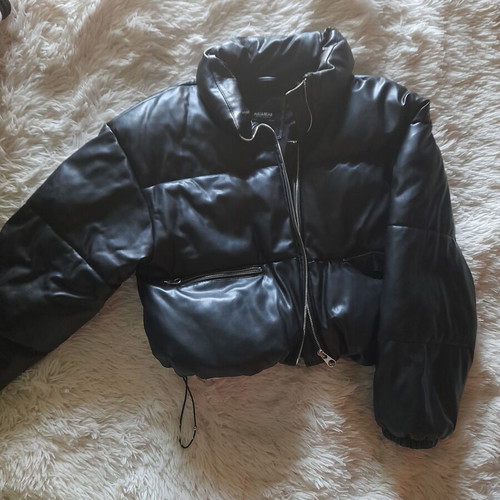 Pull&Bear δερμάτινο puffer μπουφάν crop μεταχειρισμένο, μαύρο, μέγεθος L
