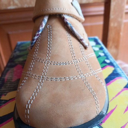 Children's beige boots new, size 26 for boys