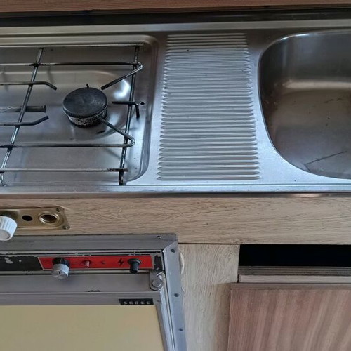 Raphael 4.5 Meter Caravan with Gas Stoves and Refrigerator