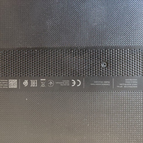 HP 15-bs150nv Laptop 15.6” Intel Core i3-5005U 4GB RAM Windows 10 like new with charger