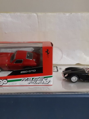 Ferrari 250 GTO and 250 Testa Rossa 1/43 scale models new, pack of 2
