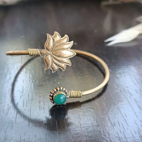 Brass bracelet with aventurine new, adjustable size