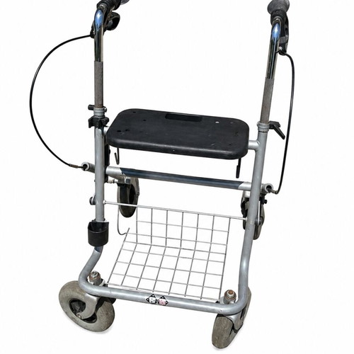 Rollator pack of 4 used with seat, hand brakes and adjustable handles