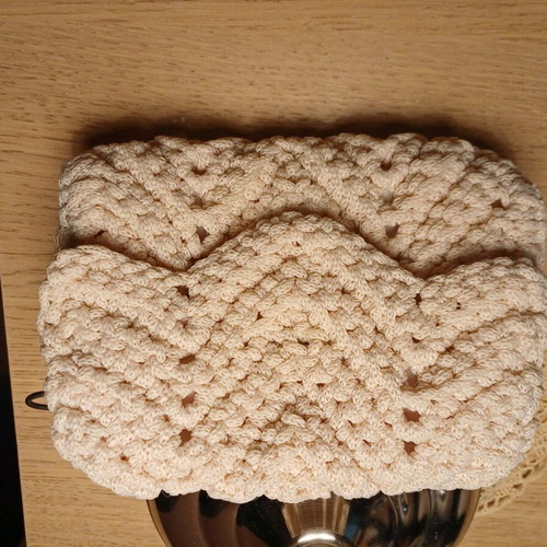 Handmade shoulder bag like new, white and beige