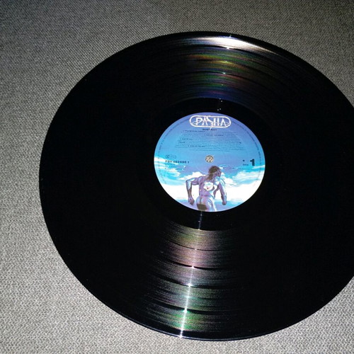 Quiet Riot - QR - LP Album Vinyl Record - Impeccable!!