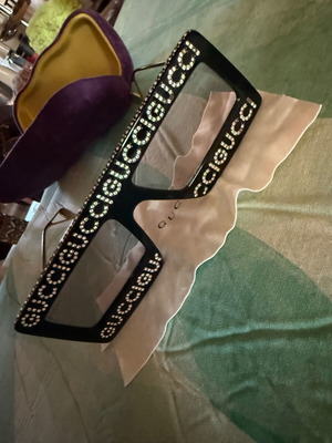 Gucci sunglasses used, black with missing rhinestones