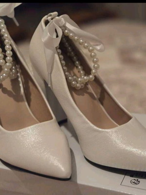 Bridal shoes size 38 white, new, narrow fit