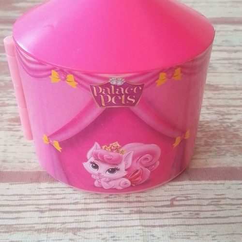Palace Pets Cat House used