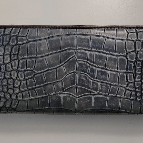 Axel wallet like new, blue with gold zipper