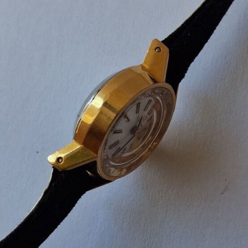 Omega retro 1980 women's wristwatch, Swiss collection
