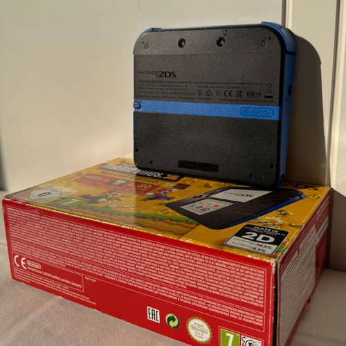 Nintendo 2DS like new, complete in box, blue