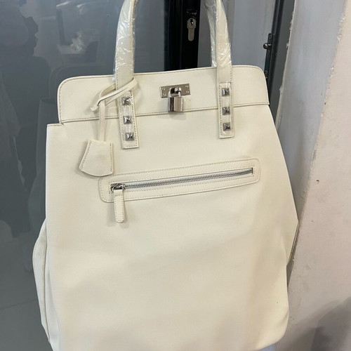 Hand luggage bag with lock like new