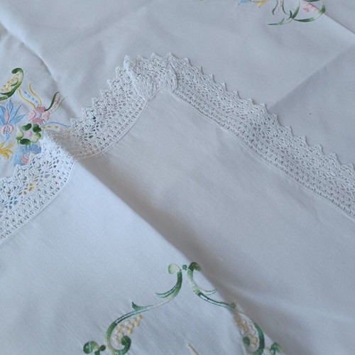 Vintage embroidered tablecloth 1.35×0.83m used, colorful floral design