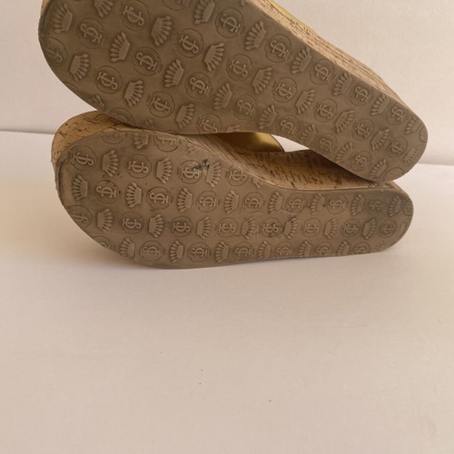 Juicy Couture platform sandals size 38 like new, black and gold