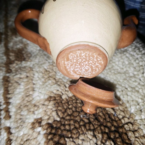 Ceramic teapot like new, handmade with Troyan ornament