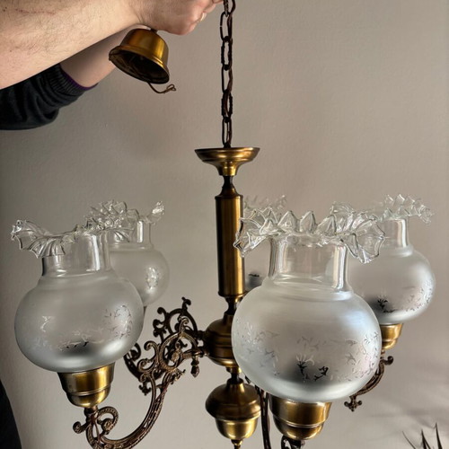 Ceiling light like new with 5 bulbs