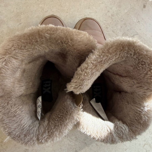 Xti beige boots with fur size 33 used