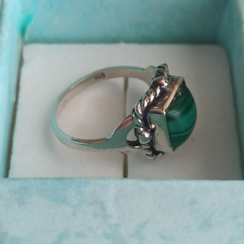 Silver 925 ring with malachite, handmade vintage, like new