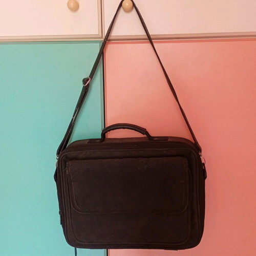 Laptop bag like new, large with padding