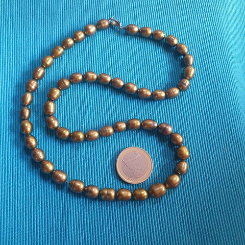 Necklace with natural pearls like new, khaki color, silver clasp