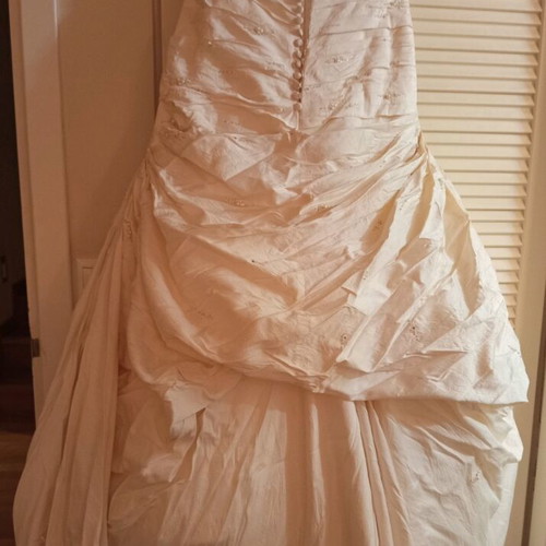 Pronovias Rangun 100% Dupion Silk wedding dress size EU 38 like new